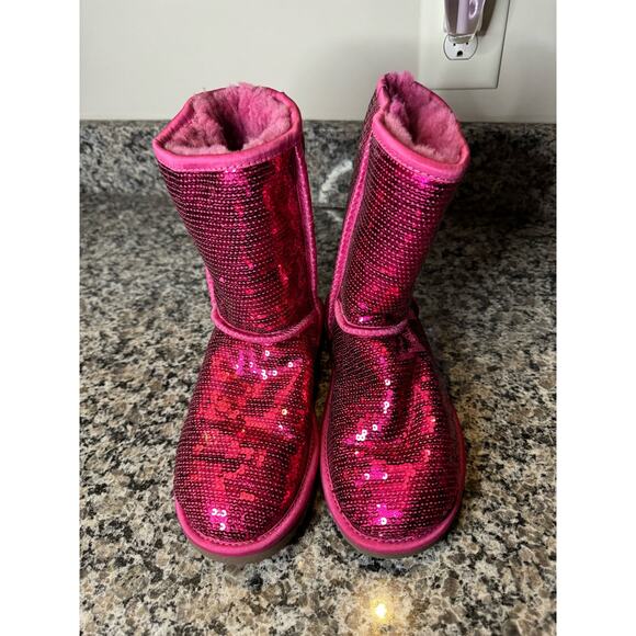 UGG Boots - Picture 5 of 5